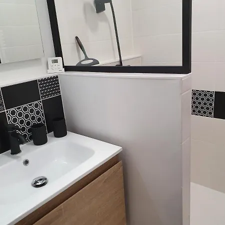 Apartment Magnifique Avec Garage Prive Et Terrasse Reims